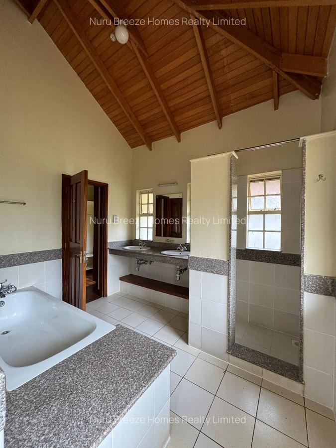 5 Bed Townhouse with En Suite in Rosslyn - 14