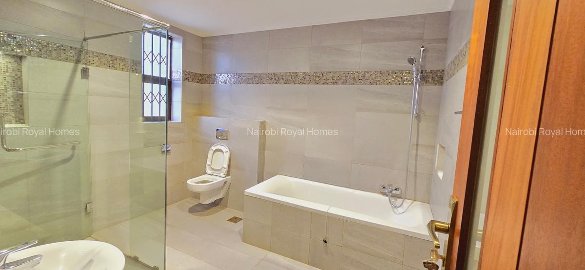 5 Bed Townhouse with En Suite at Lavington Green - 13