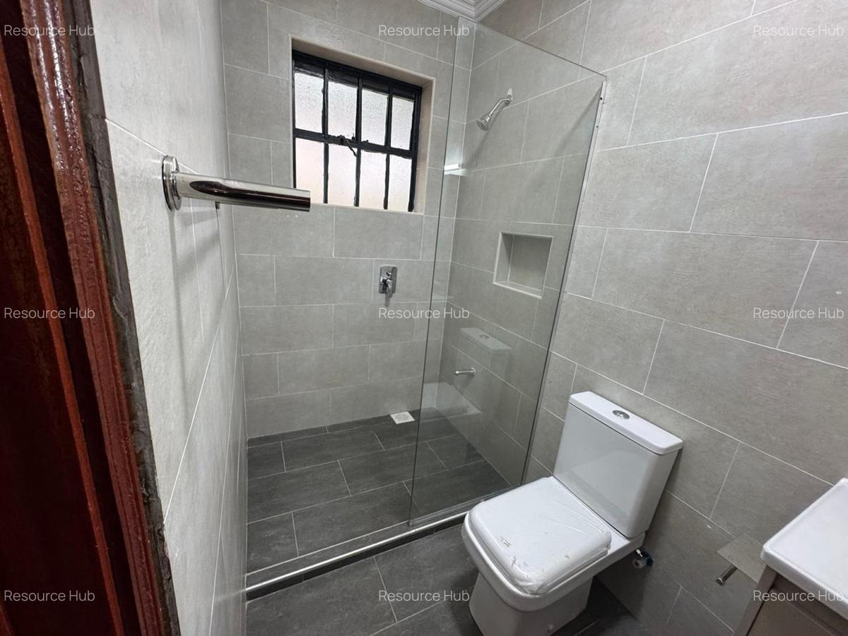 3 Bed House with En Suite at Next To The Hub - 18