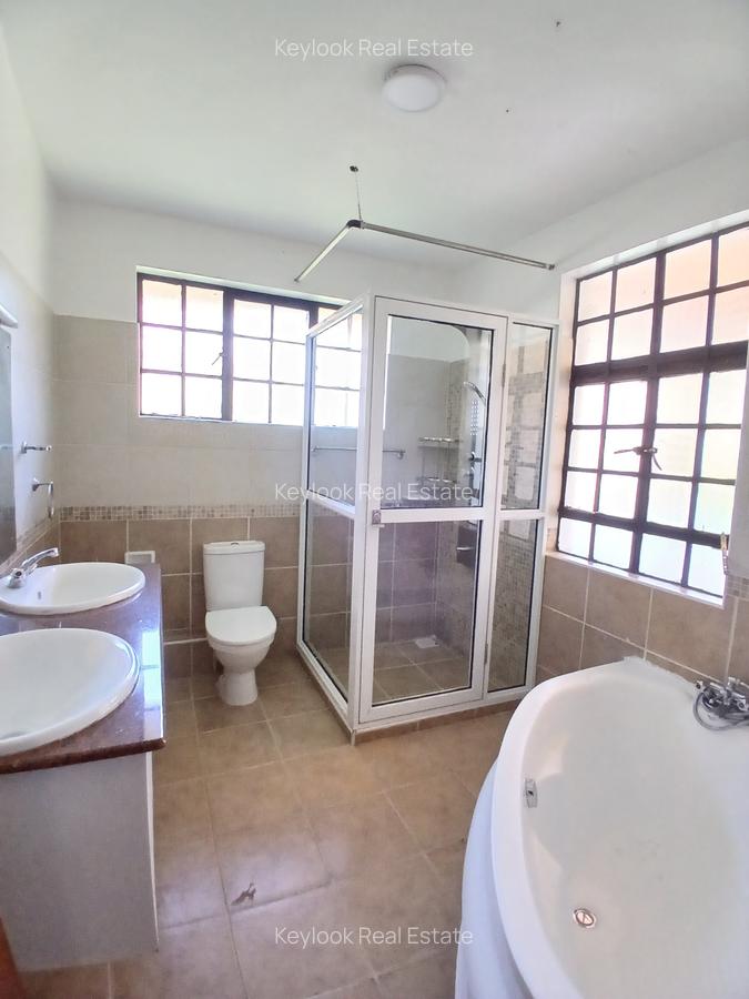 5 Bed Townhouse with En Suite at Lavington Green - 13
