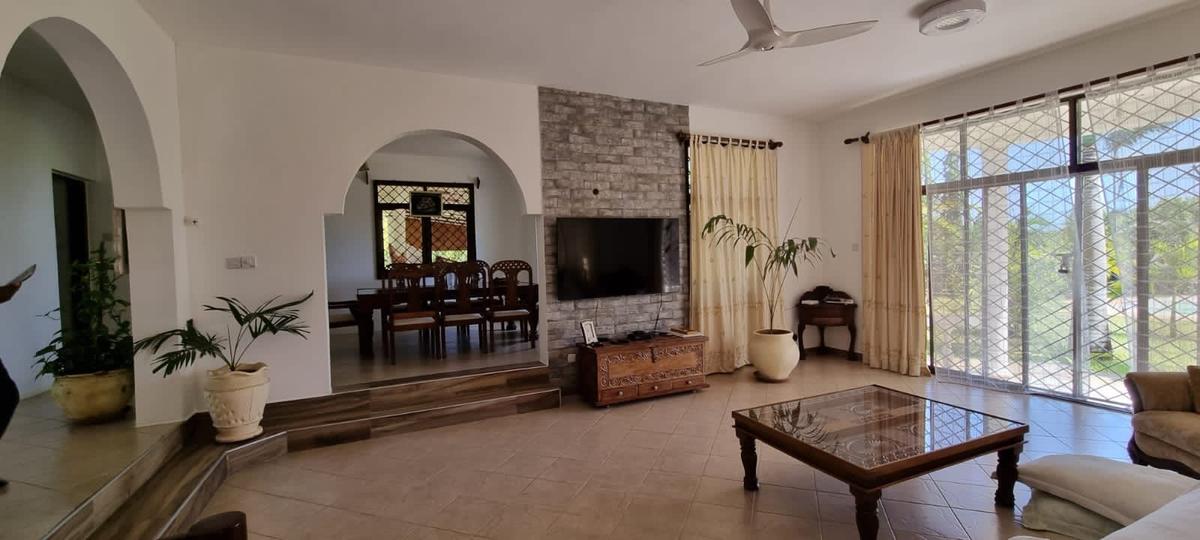 Serviced 4 Bed Apartment with En Suite in Nyali Area - 11