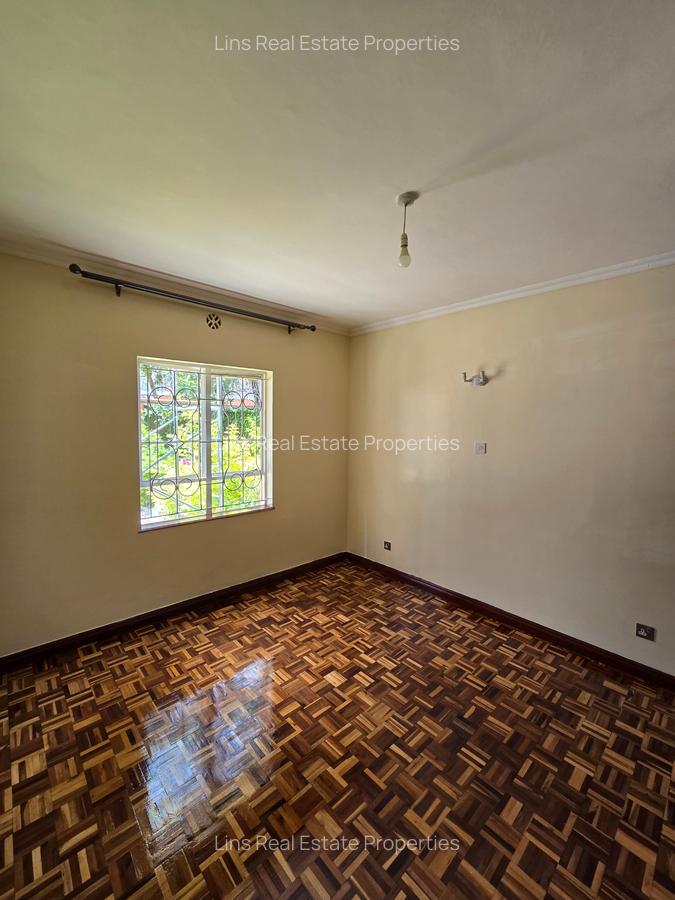 4 Bed Townhouse with En Suite in Lavington - 17