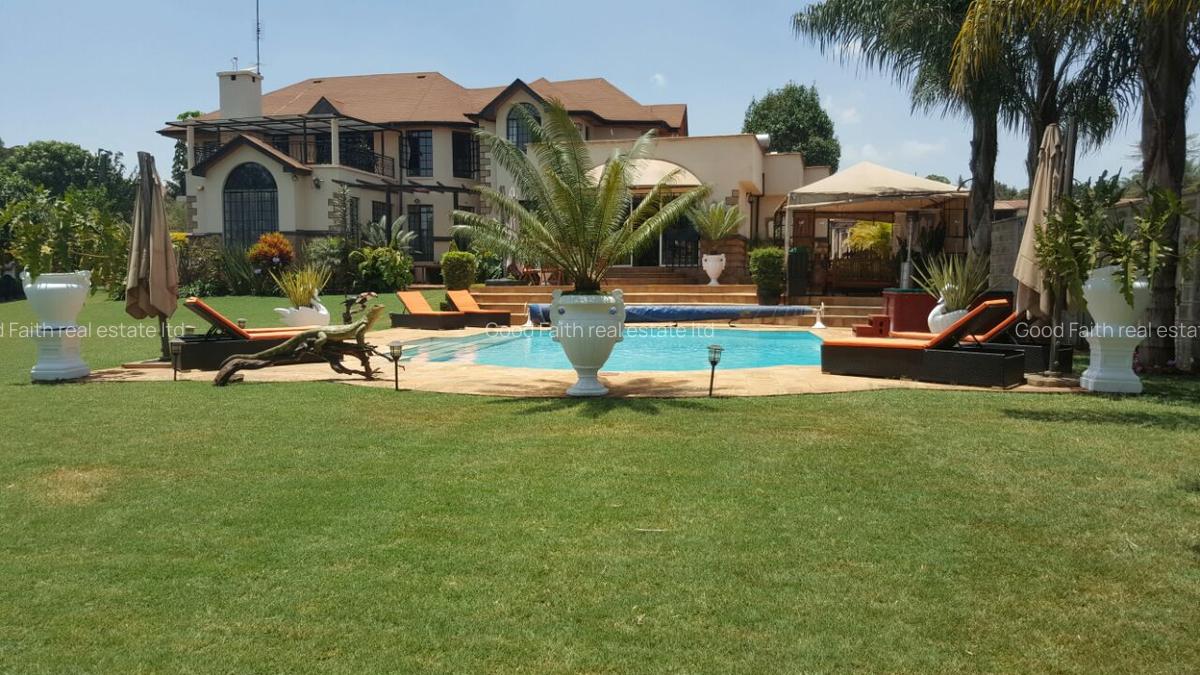 5 Bed House with En Suite in Runda - 1
