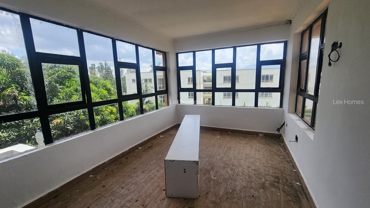 4 Bed House with En Suite at Parkplace - 8