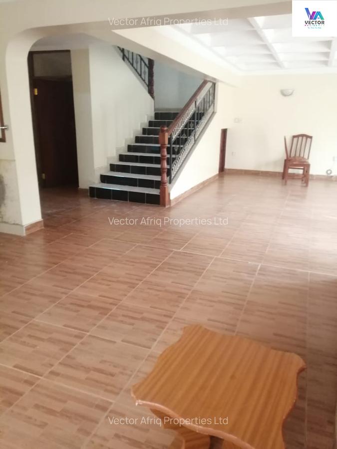 5 Bed Townhouse with En Suite in Syokimau - 16