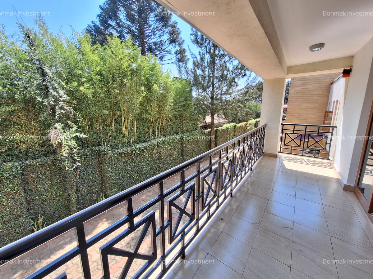 5 Bed Townhouse with En Suite at Lavington Green - 13