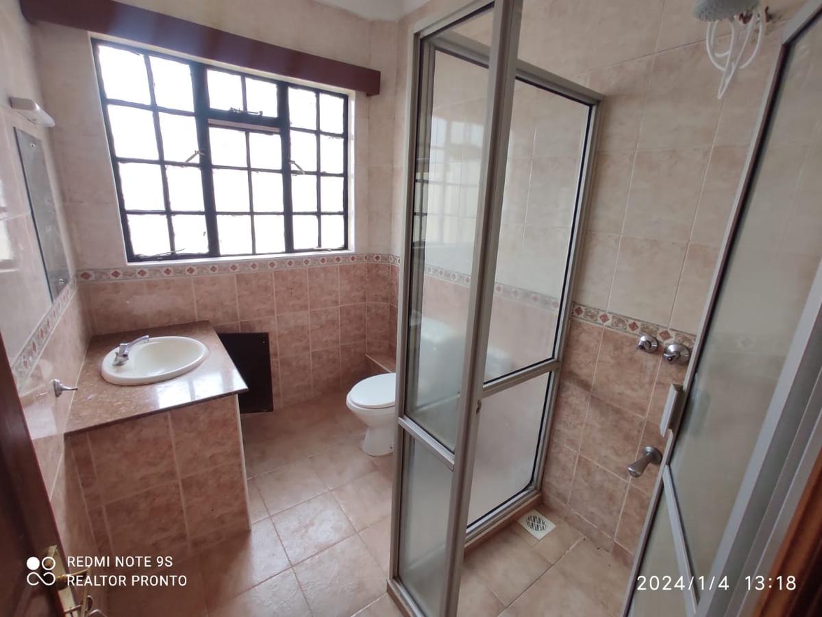 4 Bed Townhouse with En Suite in Lavington - 6