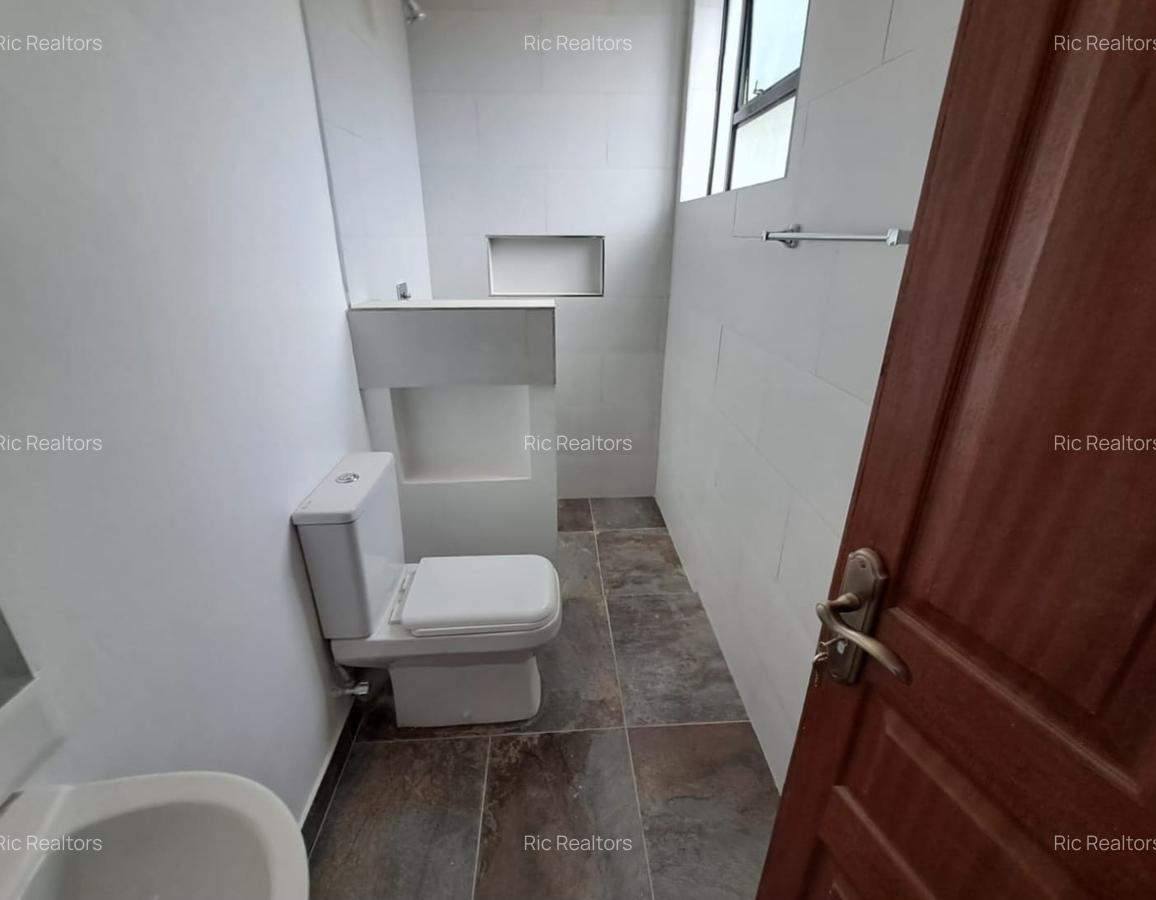 4 Bed Townhouse with En Suite at Oloolua - 46 - 9