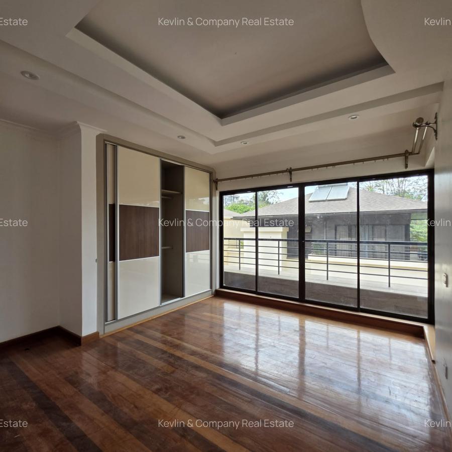 4 Bed Townhouse with En Suite in Lavington - 14