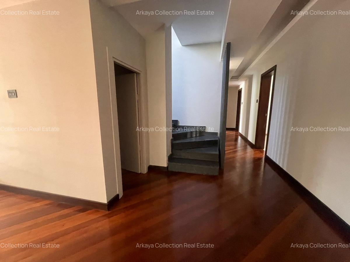 4 Bed House with En Suite in Karen - 2