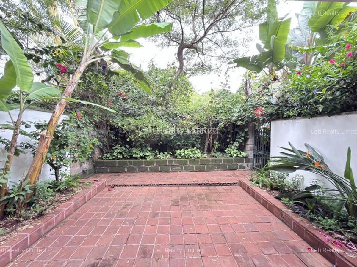 2 Bed Townhouse with En Suite in Kileleshwa - 3