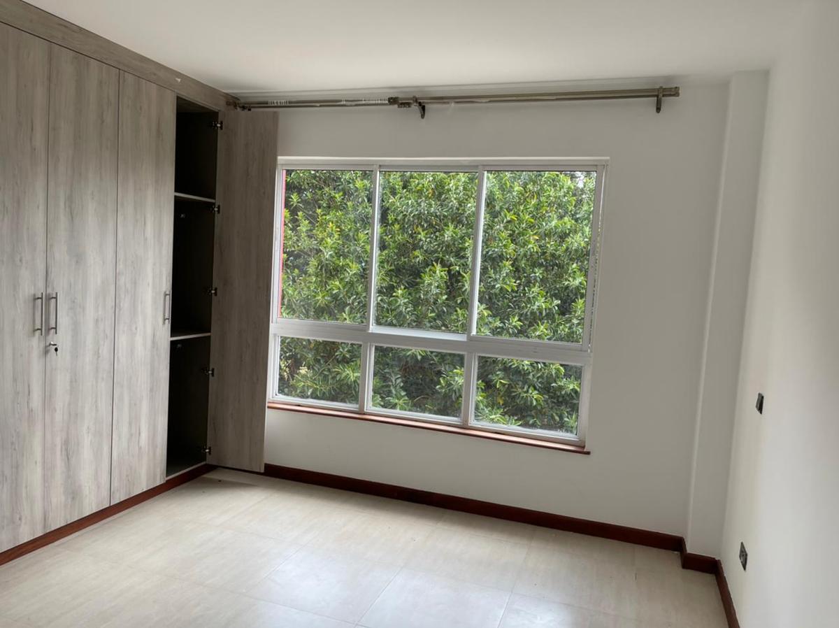 4 Bed Apartment with En Suite in General Mathenge - 1