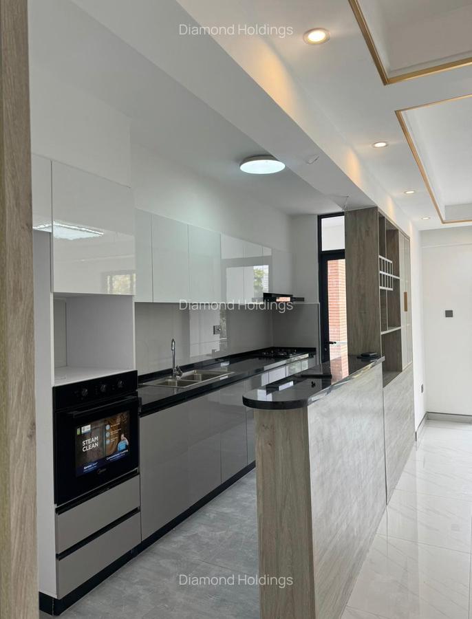 3 Bed Apartment with En Suite at Brookside - 5