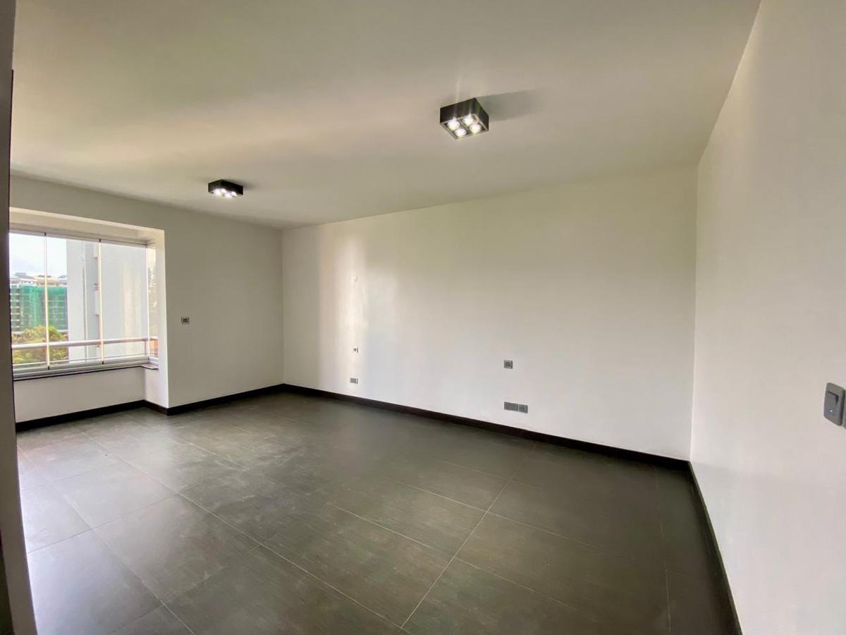 3 Bed Apartment with En Suite in Riverside - 5