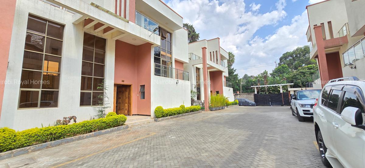 5 Bed Townhouse with En Suite at Lavington Green - 4