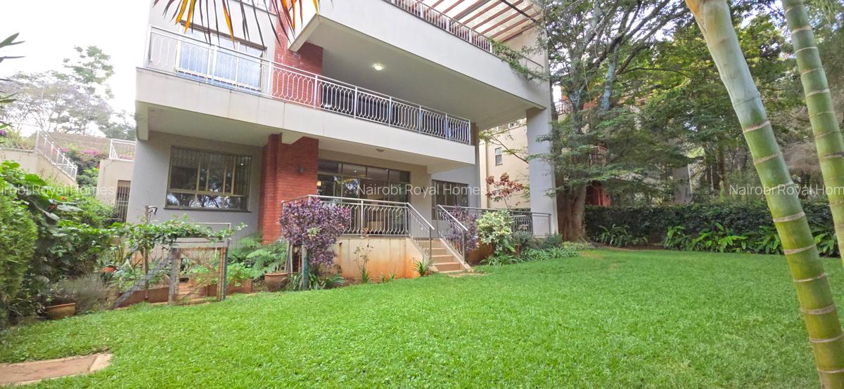 5 Bed Townhouse with En Suite at Lavington Green - 4