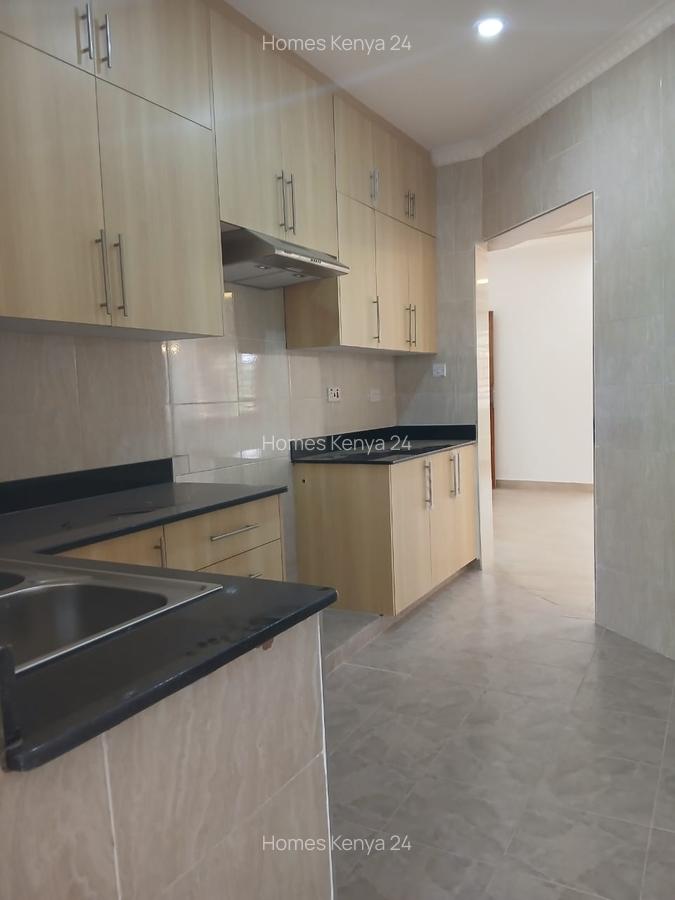3 Bed Apartment in Ridgeways - 4