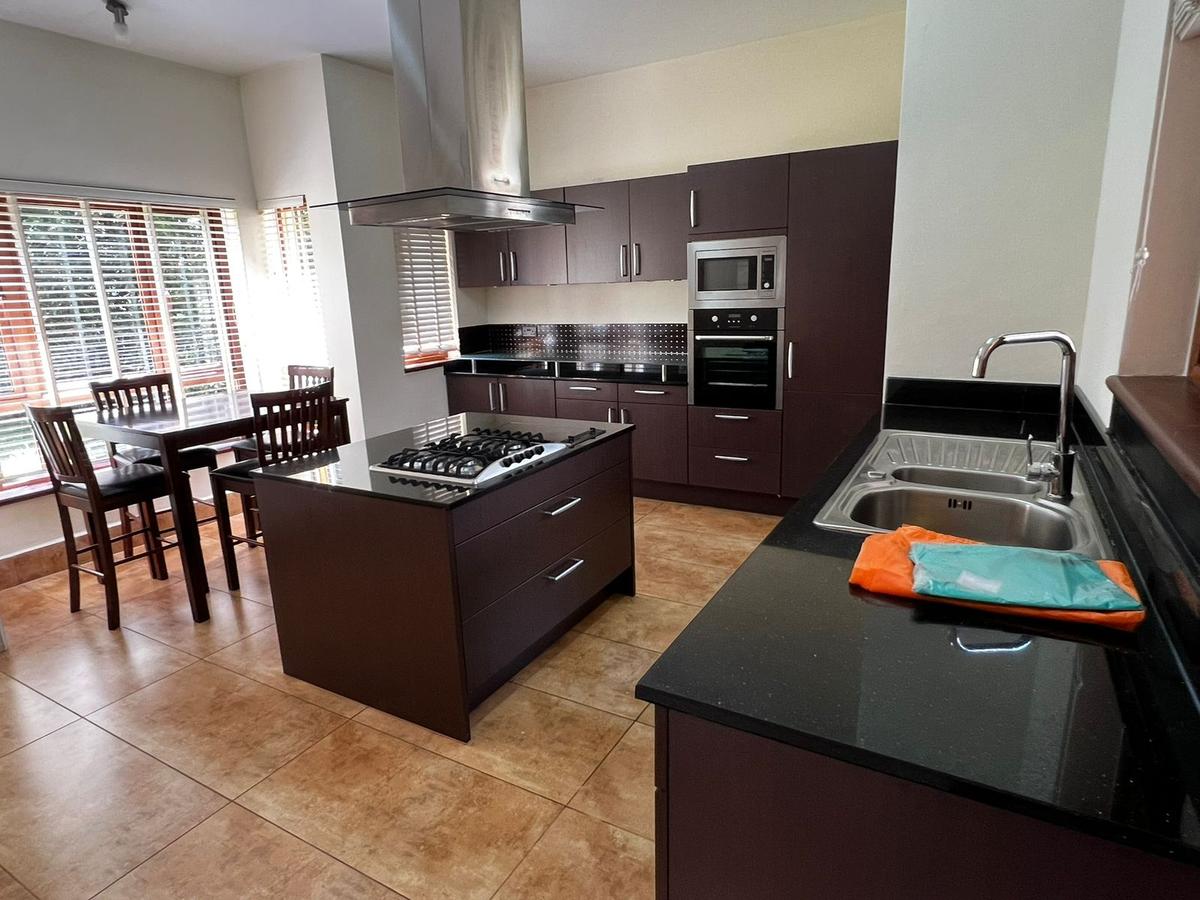 4 Bed Villa with En Suite at Westlands - 2