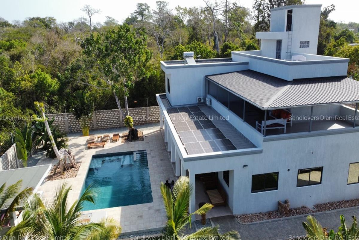 5 Bed Villa with En Suite in Diani - 2