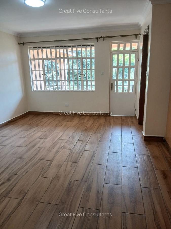 4 Bed Villa with En Suite in Rosslyn - 15