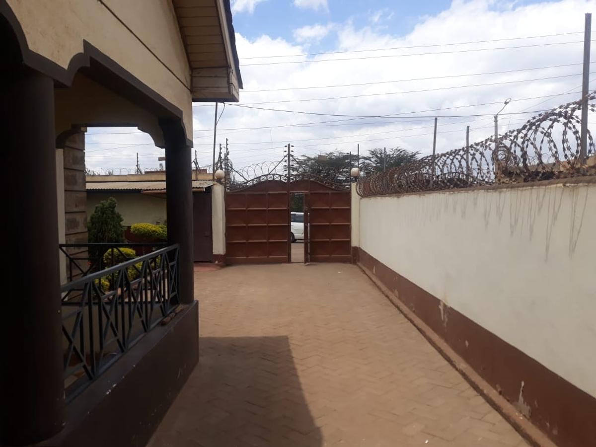 3 Bed Townhouse with En Suite at Ngong Suswa Road - 2