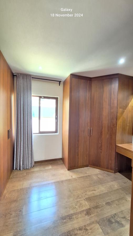 5 Bed Townhouse with En Suite at Lavington. - 8