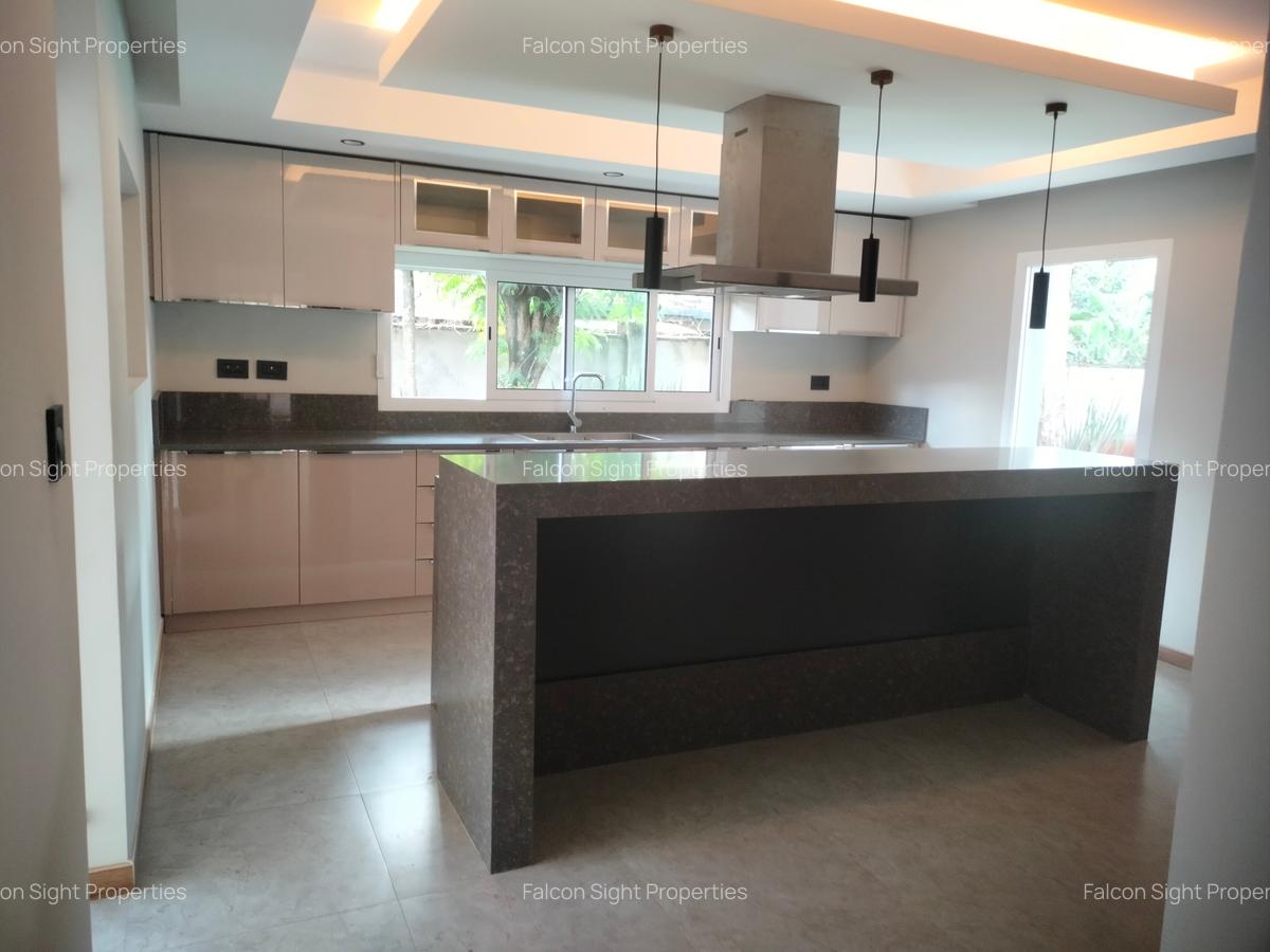 5 Bed Townhouse with Staff Quarters at Few Minutes Drive To Roslyn Academy And Un Headquarters In Gigiri - 3