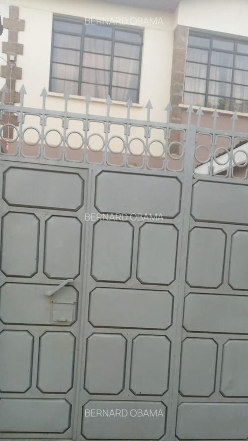 3 Bed House with En Suite in Donholm - 8