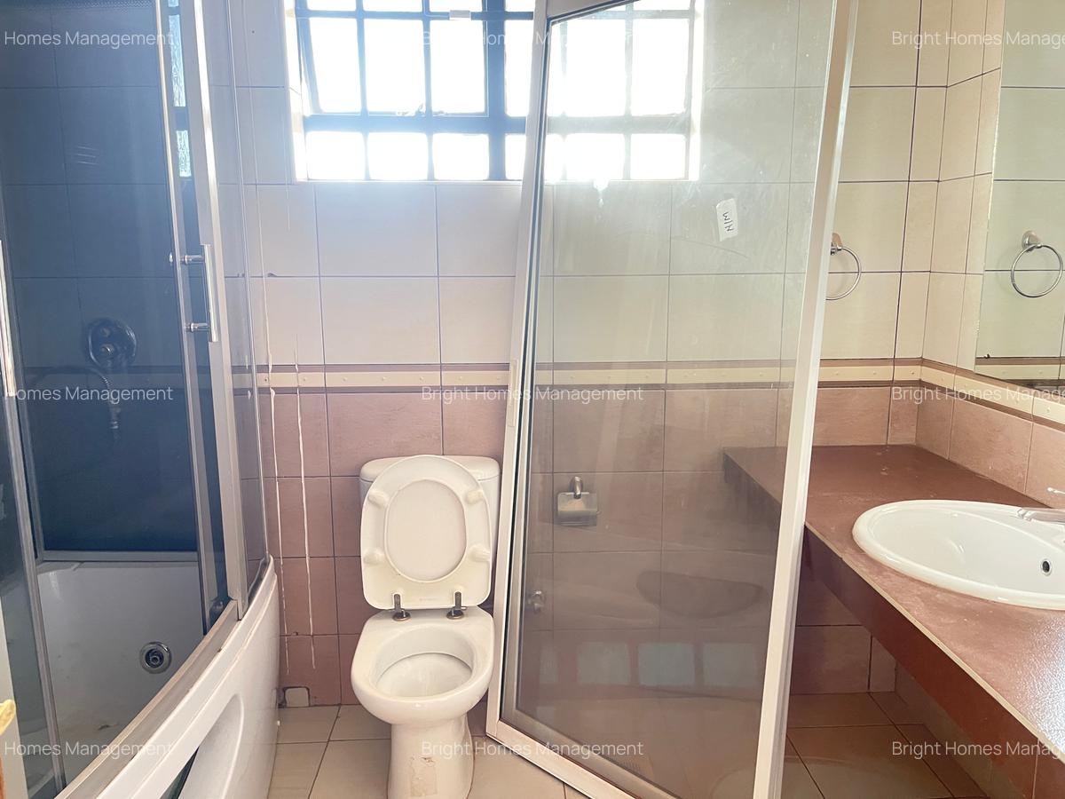 4 Bed Townhouse with En Suite in Lavington - 10