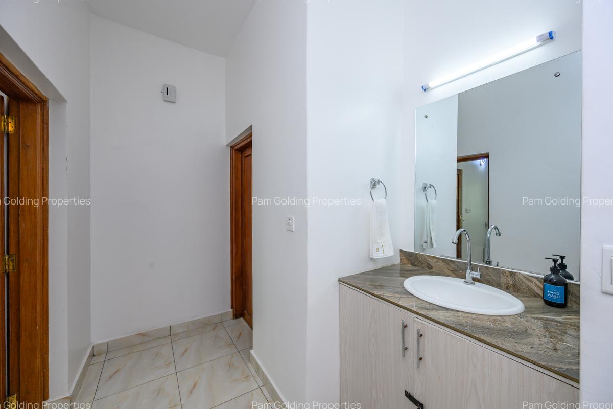 2 Bed Apartment with En Suite at Majengo - 7