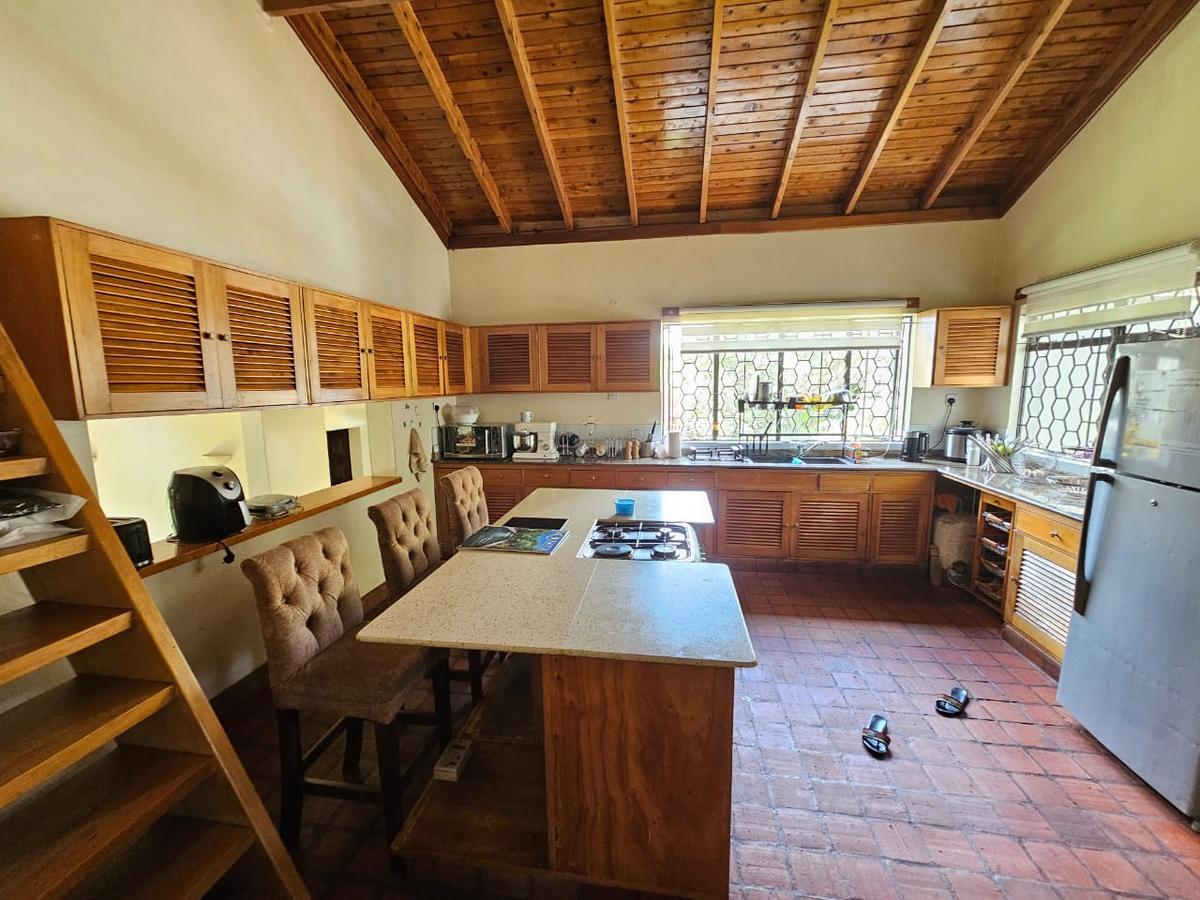 4 Bed House with En Suite in Nyari - 7