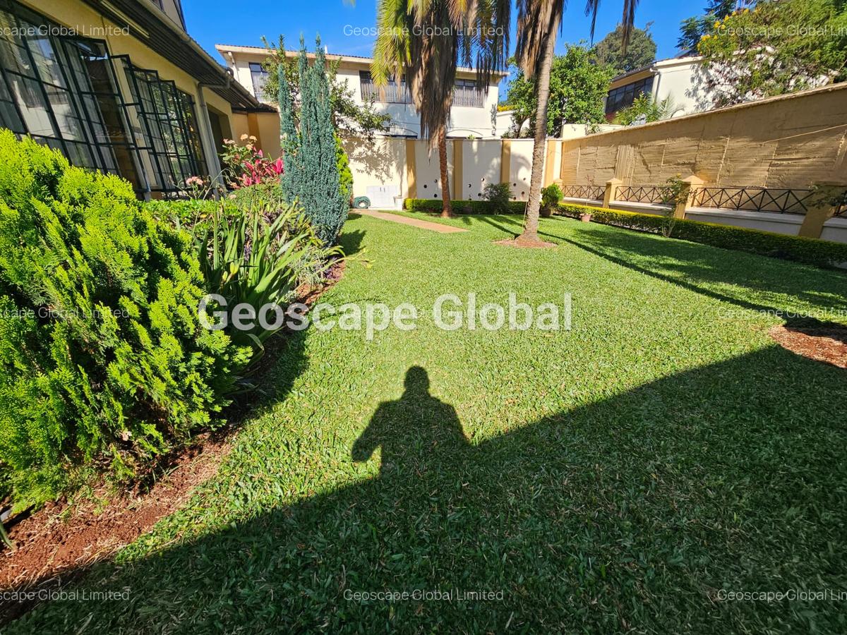 5 Bed House with En Suite in Westlands Area - 9