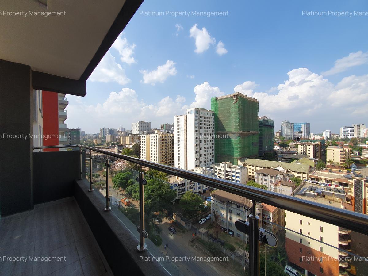 4 Bed Apartment with En Suite in Parklands - 16