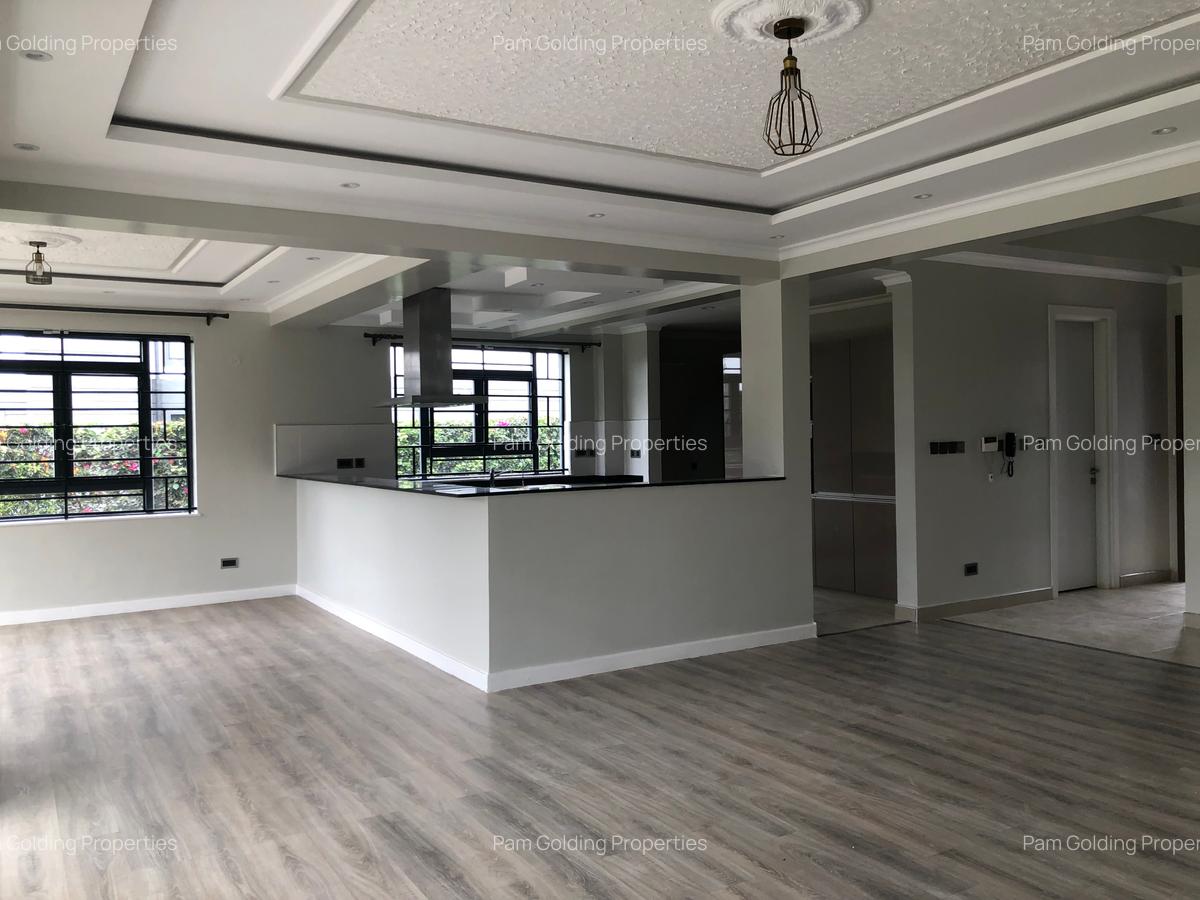 4 Bed Villa with En Suite in Runda - 5