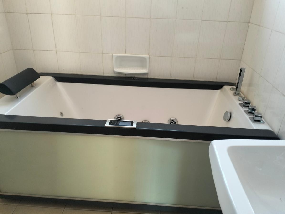 5 Bed Townhouse with En Suite in Kileleshwa - 3