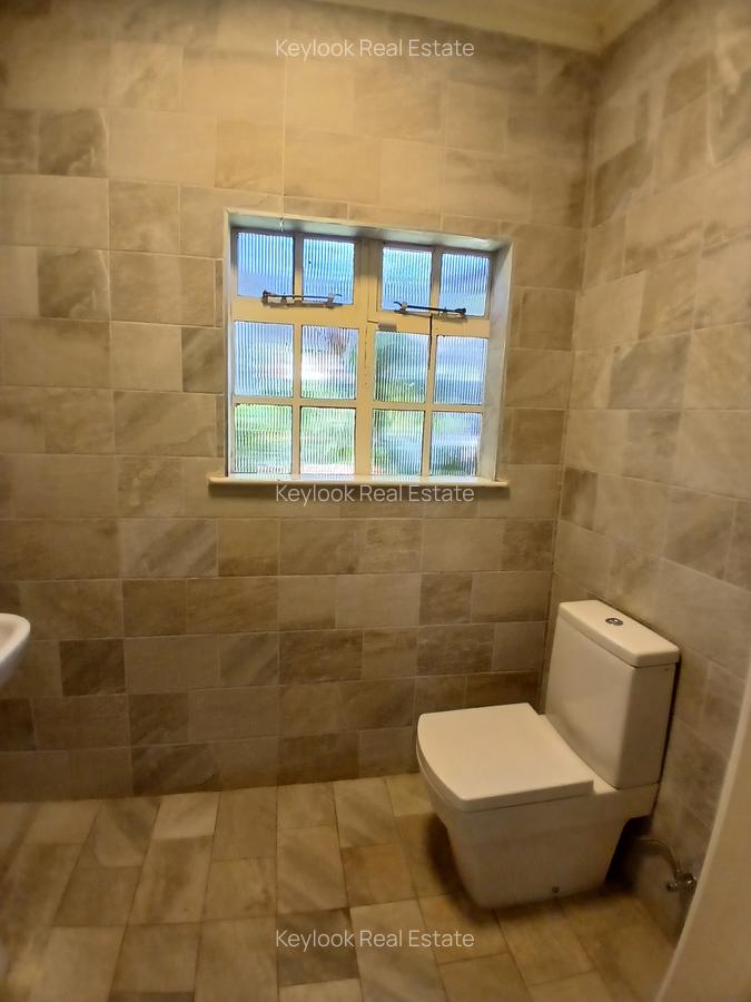 4 Bed House with En Suite at Lavington - 12