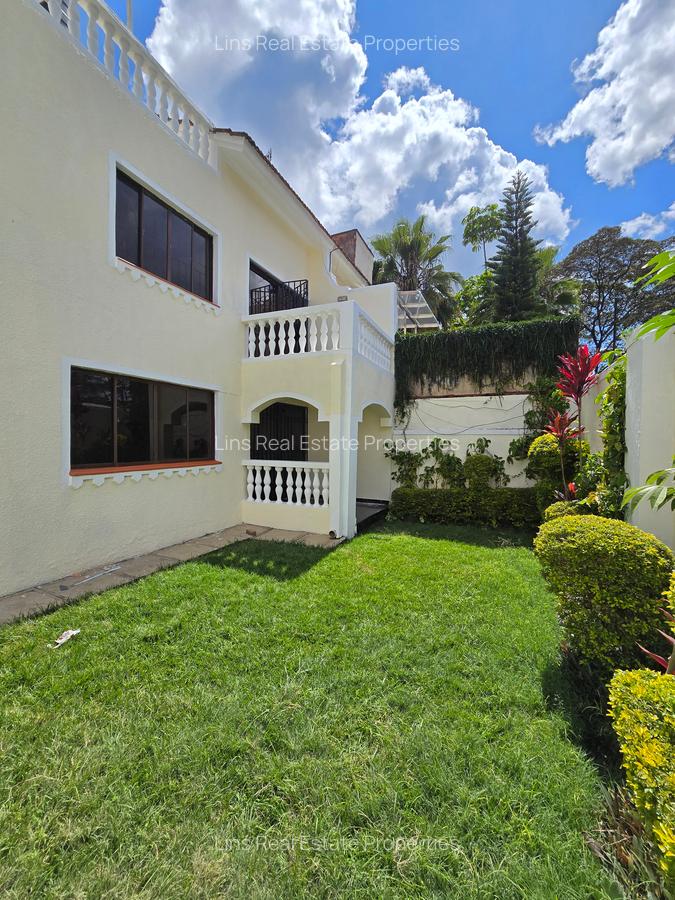 4 Bed Townhouse with En Suite in Lavington - 2