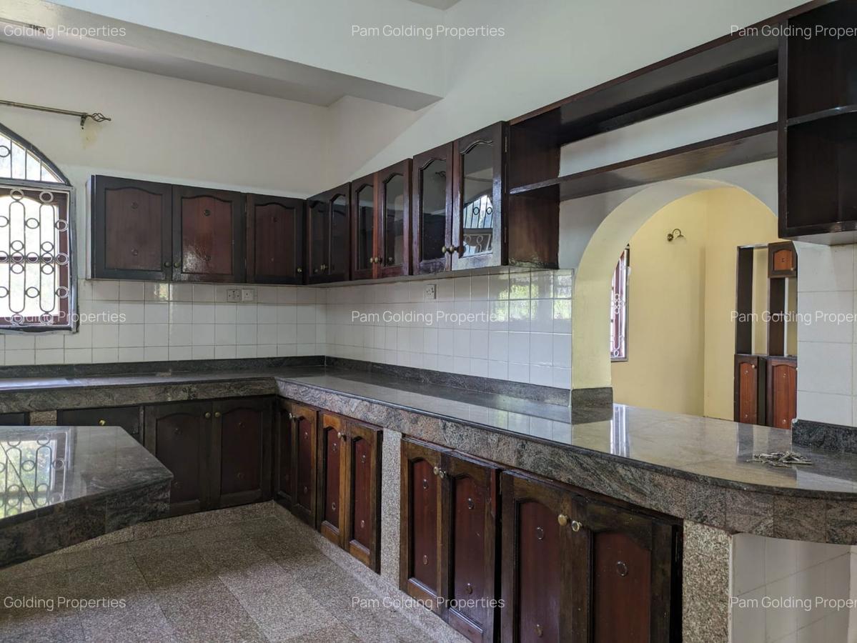 4 Bed Townhouse with En Suite in Nyali Area - 7