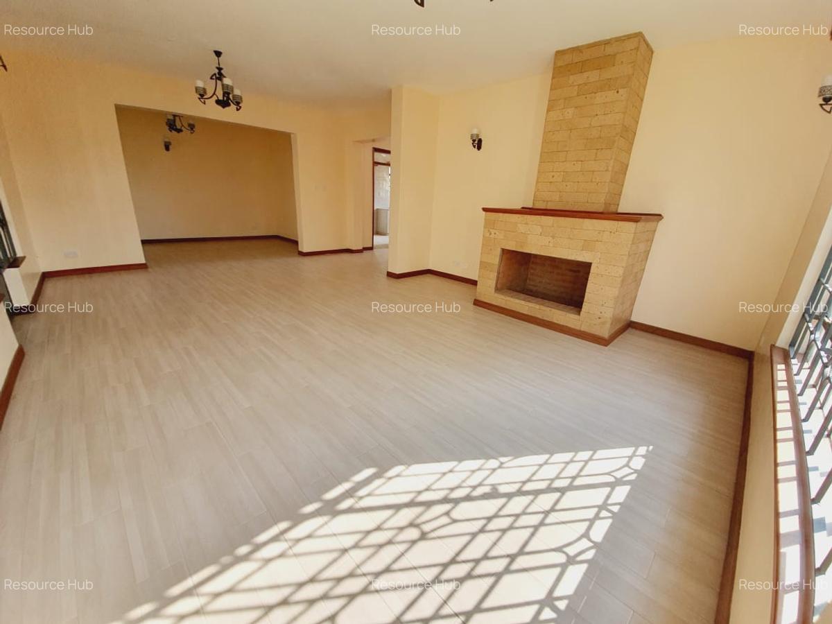 4 Bed Townhouse with En Suite at Riverside - 5