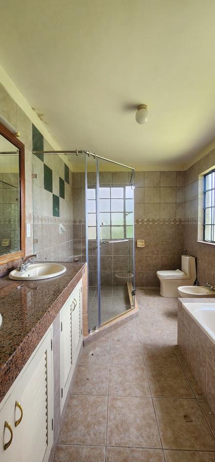5 Bed Townhouse with En Suite in Westlands Area - 11