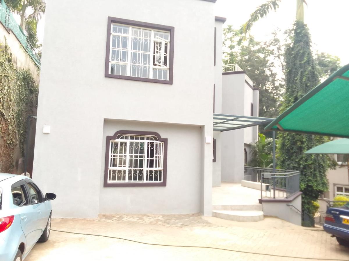 4 Bed Townhouse with En Suite in Westlands Area - 17
