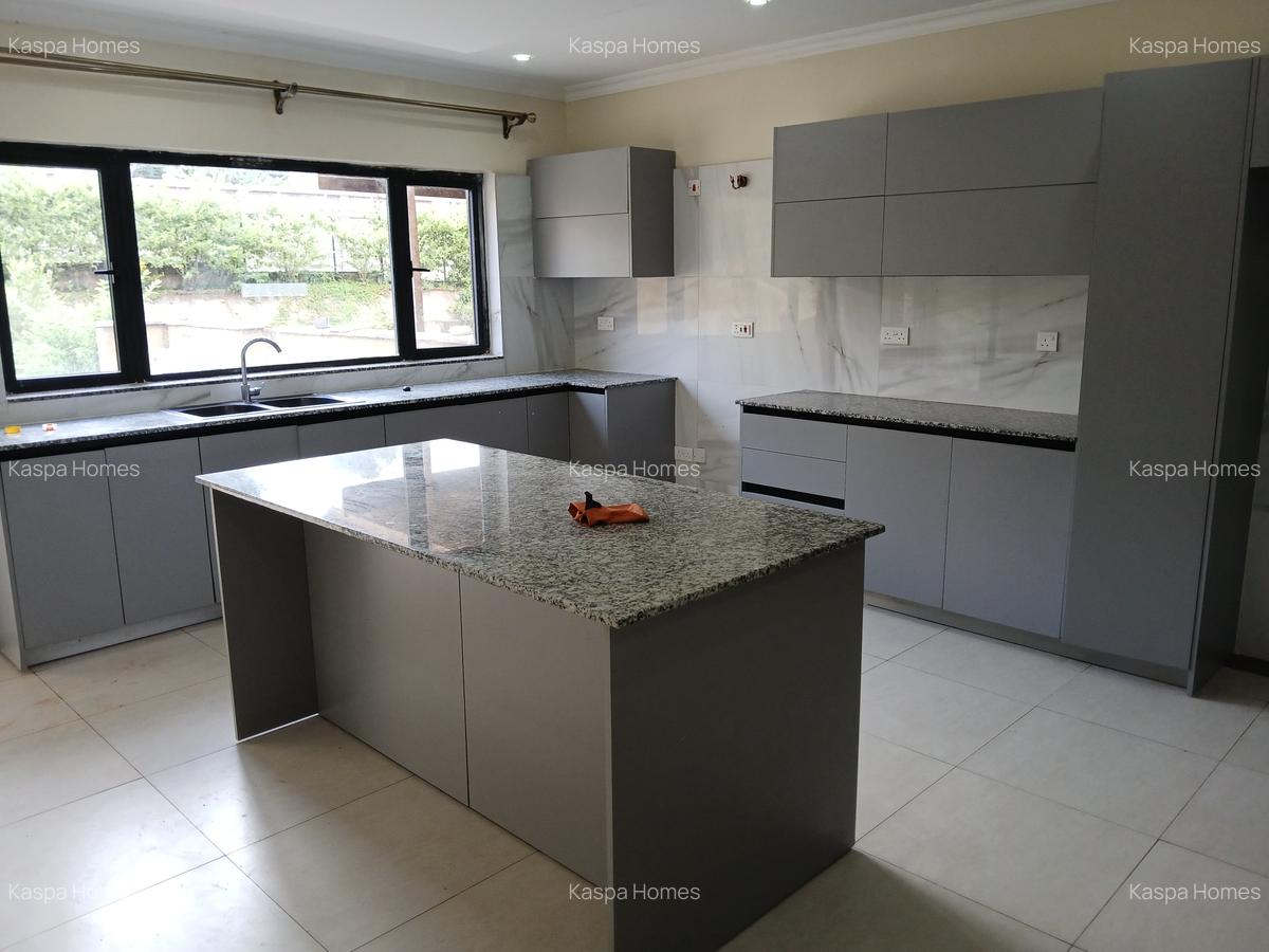 6 Bed House with En Suite in Karen - 3