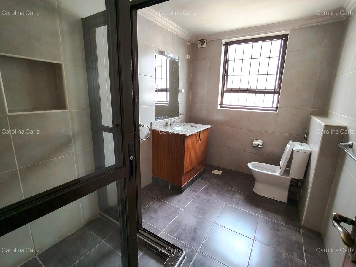 4 Bed Townhouse with En Suite at Runda - 18