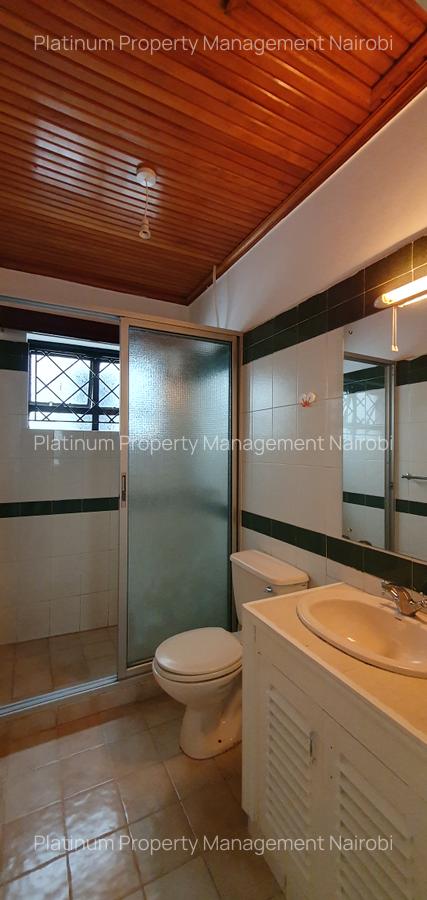 4 Bed House with En Suite at Brookside Gardens - 15