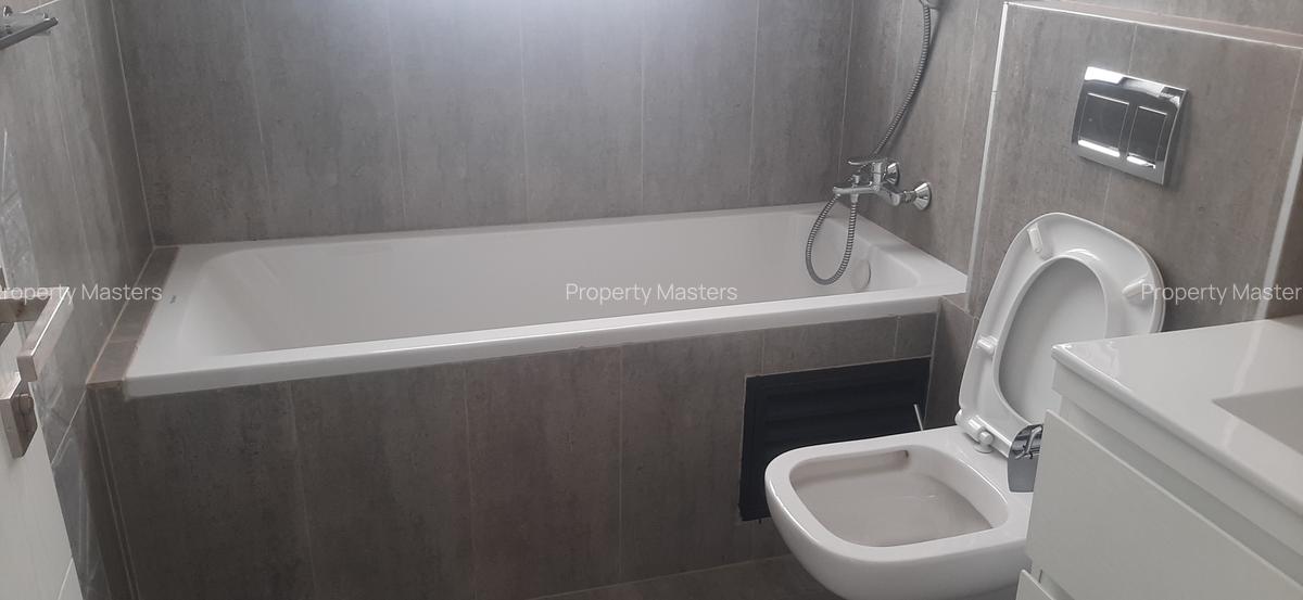 3 Bed Villa with En Suite at Five Star Estate - 8