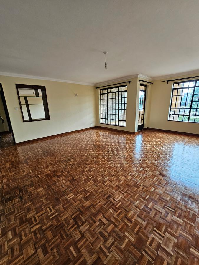 3 Bed Apartment with En Suite at Lavington - 19