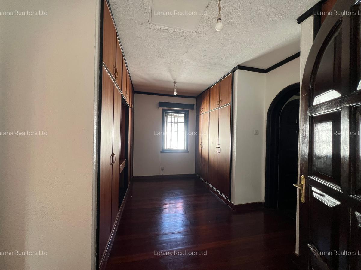 4 Bed Townhouse with En Suite at Riverside Dr - 11