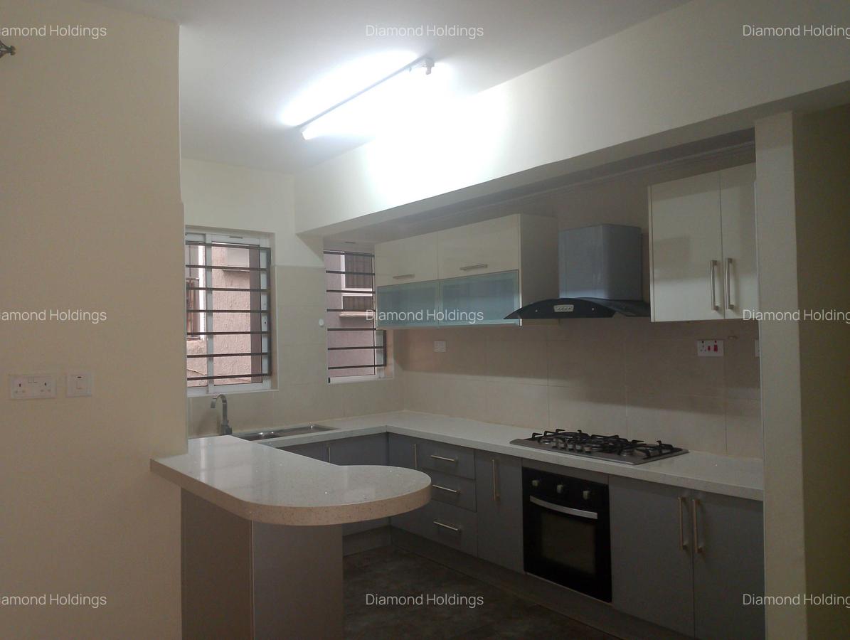 4 Bed Apartment with En Suite at Parklands - 7