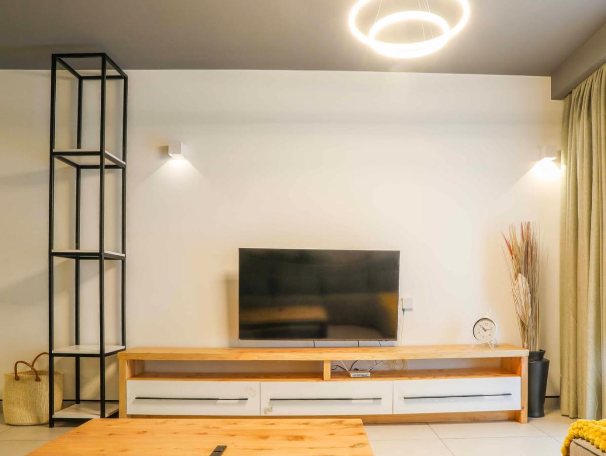 3 Bed Apartment with En Suite at 23 - 2
