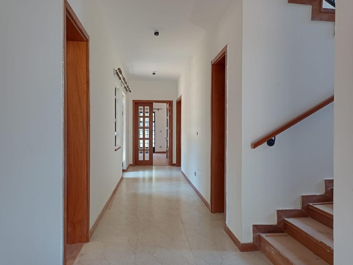 5 Bed Villa with En Suite at Lavington - 10